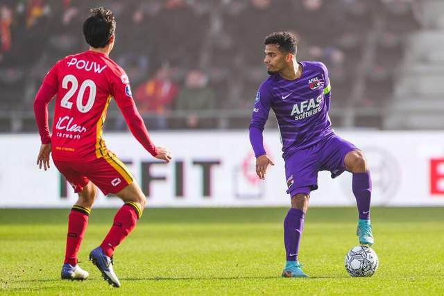 特雷杨22+11杰约21+15 老鹰力克尼克斯晋级4强